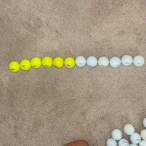 12 Titleist Pro V1x golf balls